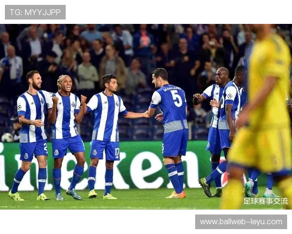 伊斯坦布尔足球传奇：贝西克塔斯vs费内巴切，跨越博斯普鲁斯海峡的世纪对决